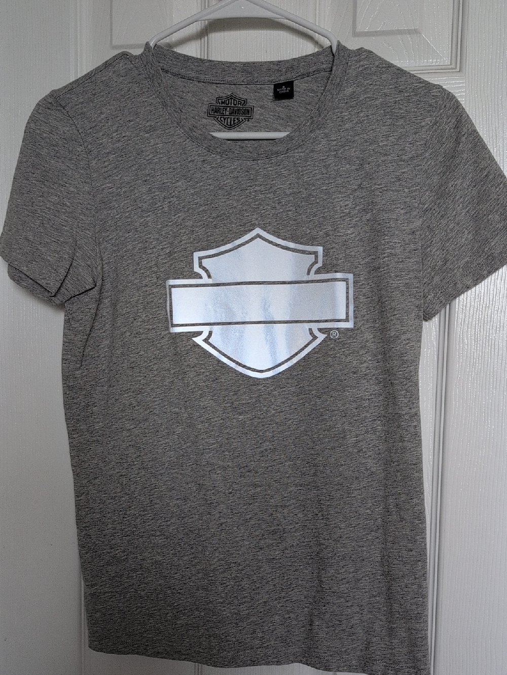 Ladies Harley-Davidson NWOT Gray Tee with Silver Shield Size Small